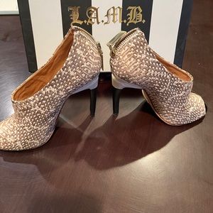 Like new lamb heels snack skin